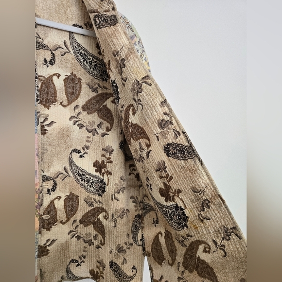 Handmade Patchwork Quilted Women's Jacket with mother of pear buttons - Picture 6 of 7